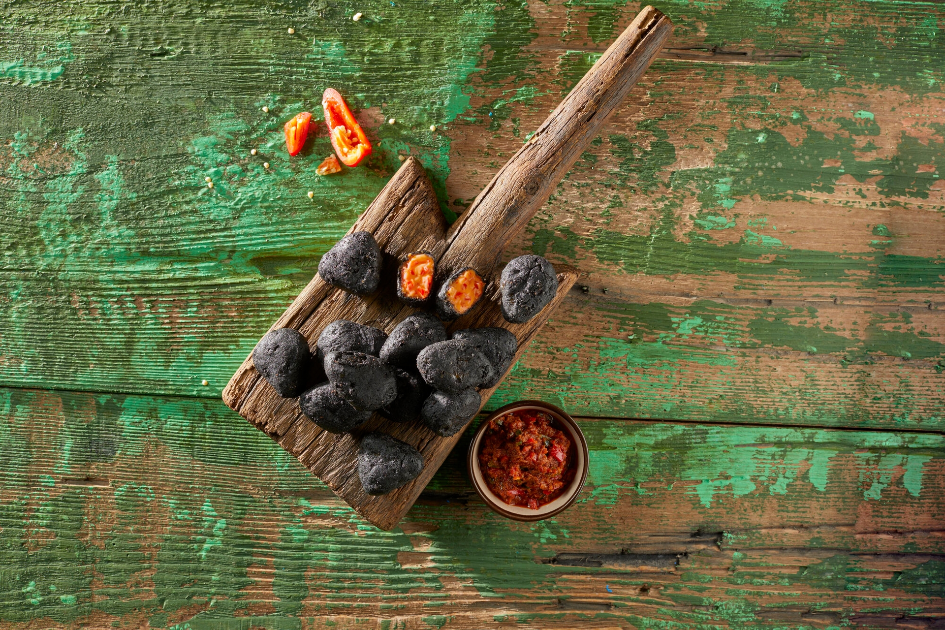 czarne-nuggetsy-z-serem-cheddar-i-papryczka-jalapeno-aviko-serwis